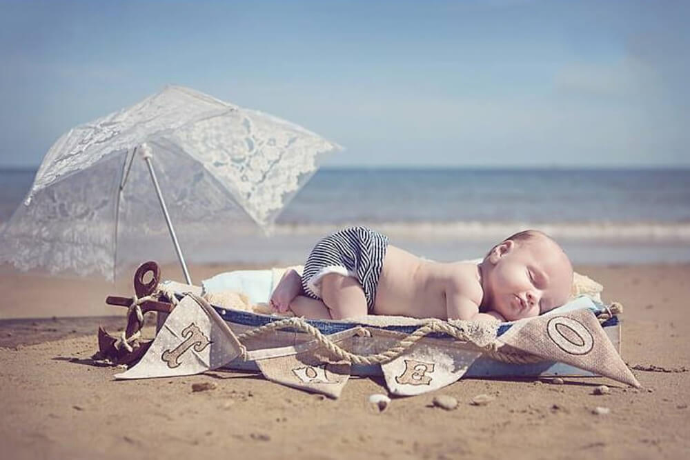 A beautiful newborn shoot for an engaged couple on Swanley Beach.